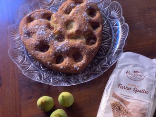 Torta morbida ai fichi | Farina di Farro Spelta