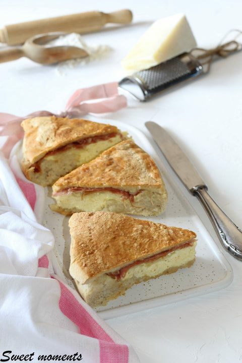 Pizza ripiena di ricotta e mortadella | Pasta Madre Essiccata con Lievito