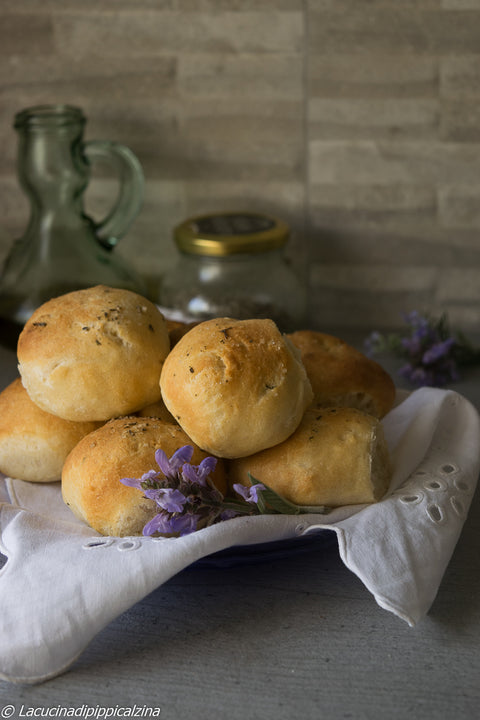 Panini soffici alle erbe aromatiche