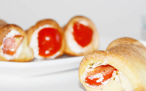 Cannoli-Pizza Con Crema di Ricotta e Caprese