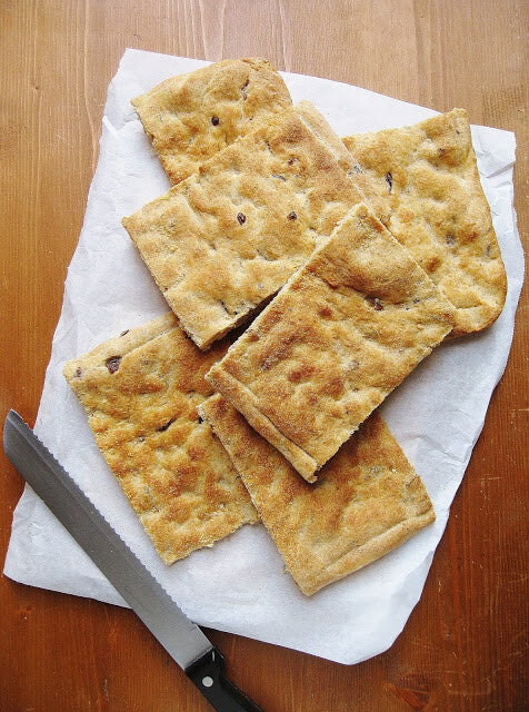 Focaccia rustica olive taggiache e rosmarino | Pasta Madre Essiccata Bio